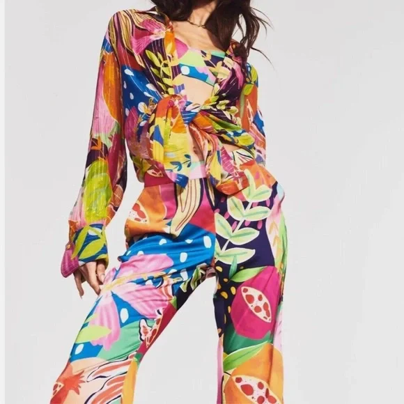 Rococo Sand Plum Shirt in Mix Fruit Medium Womens Button Down Blouse Top - Picture 3 of 12